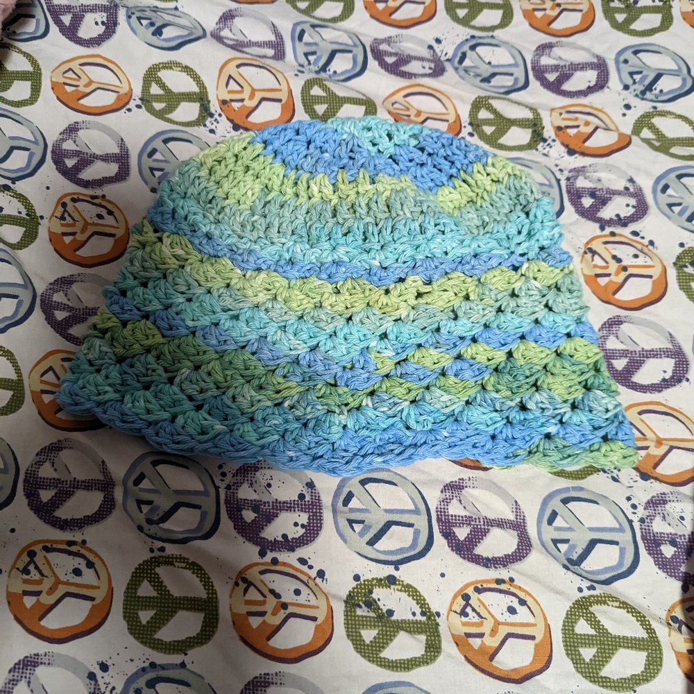 Crochet bucket style hat - Picture 3 of 3